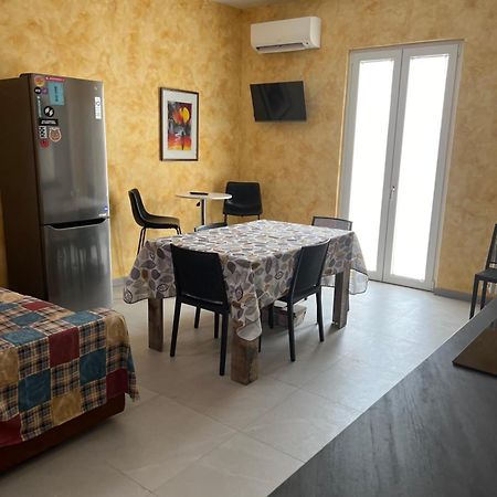 Casa Caselle Appartament Indipende 100Mq 2 Stanze 2 Bagni E Cucina Luaran gambar